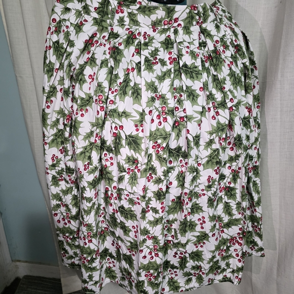Hell Bunny Green and White Floral A-Line Skirt - Picture 2 of 5